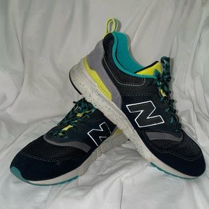 NEW BALANCE SNEAKERS